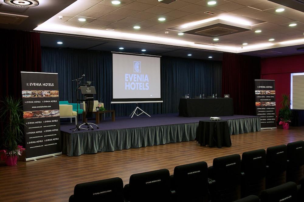 Evenia Olympic Palace Lloret de Mar Esterno foto